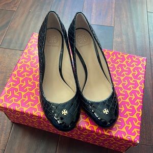 New in box Tory Burch Kent 65MM Wedge shoes size 6